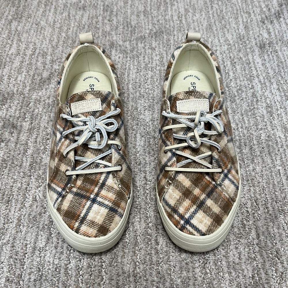 Sperry plaid women's 11
